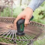 ⁦فرشاة تنظيف كهربائية بوش للاستخدام المنزلي والعديد من الاغراض ببطاريه 3.6فولت وكبل USB و4 ملحقات تنظيف  BOSCH Universal Brush⁩ - الصورة ⁦4⁩