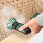 ⁦فرشاة تنظيف كهربائية بوش للاستخدام المنزلي والعديد من الاغراض ببطاريه 3.6فولت وكبل USB و4 ملحقات تنظيف  BOSCH Universal Brush⁩ - الصورة ⁦3⁩