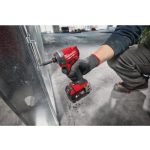⁦شنيور فك وربط بطارية ميلوكي 1/4 بوصه 18 فولت 5 امبير دقاق  MILWAUKEE M18FID-502X⁩ - الصورة ⁦3⁩