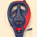 متر قياس مهندس شريط فايبر جلاس 13مم صيني 30م اي بي تي موديل APT   -  CR-G39     AUTO