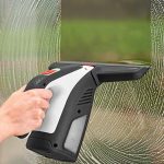 ⁦مكنسه بوش اللاسلكية لتنظيف الزجاج ونوافذ السيارات مع شفاط شحن صيني BOSCH - Glass Vac Plus Solo⁩ - الصورة ⁦4⁩