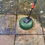 ⁦جلاية او رأس تنظيف محوري لتحسين الراحة أثناء الاستخدام كبيرة لمحركات الأقراص الصغيرة والفناءات صيني BOSCH AquaSurf 250 Patio Cleaner⁩ - الصورة ⁦3⁩